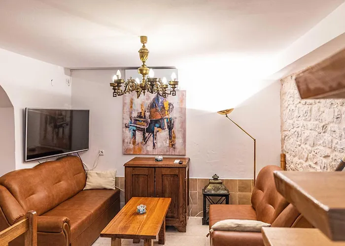 Vakantiehuis Gorgeous In Okrug Gornji *